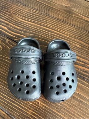 Crocs Classic Clog - Black (size 4 toddler)